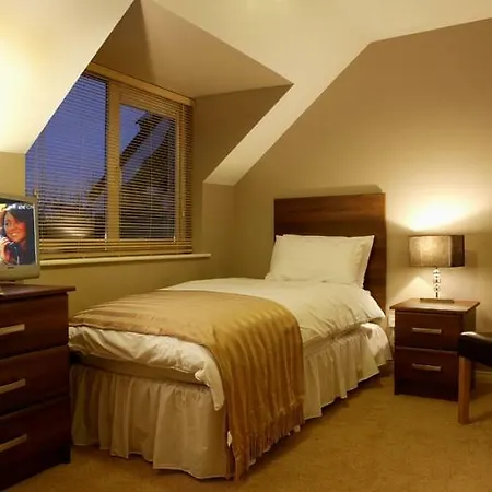 Lee Valley Holiday Homes *